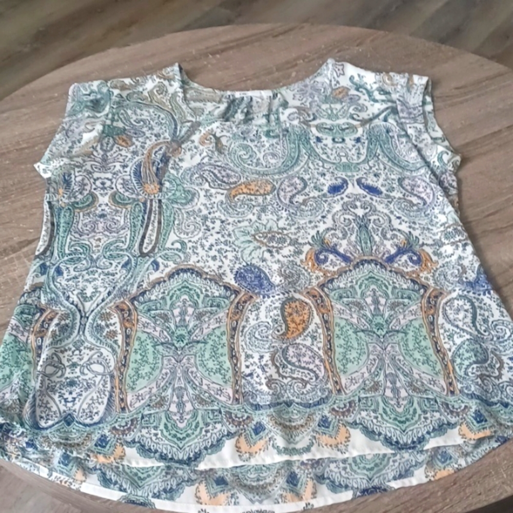 DR 2 blouse sz M multi colors blue,green,pink mustard yellow, and cream